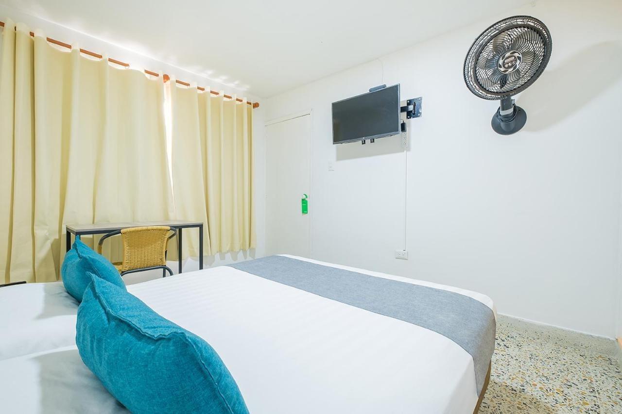 Casa De Pinos Hotel บูการามังกา ภายนอก รูปภาพ