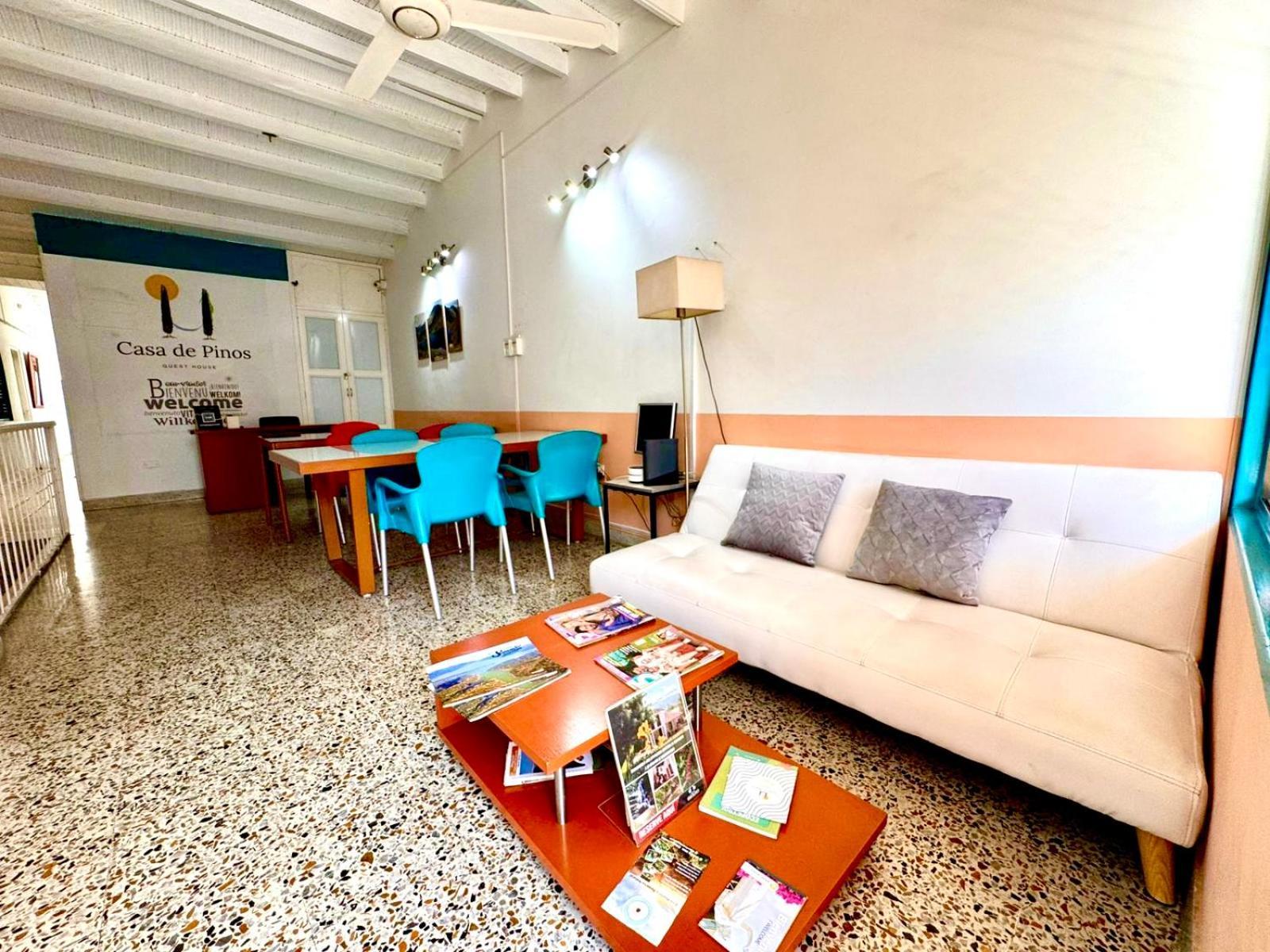 Casa De Pinos Hotel บูการามังกา ภายนอก รูปภาพ